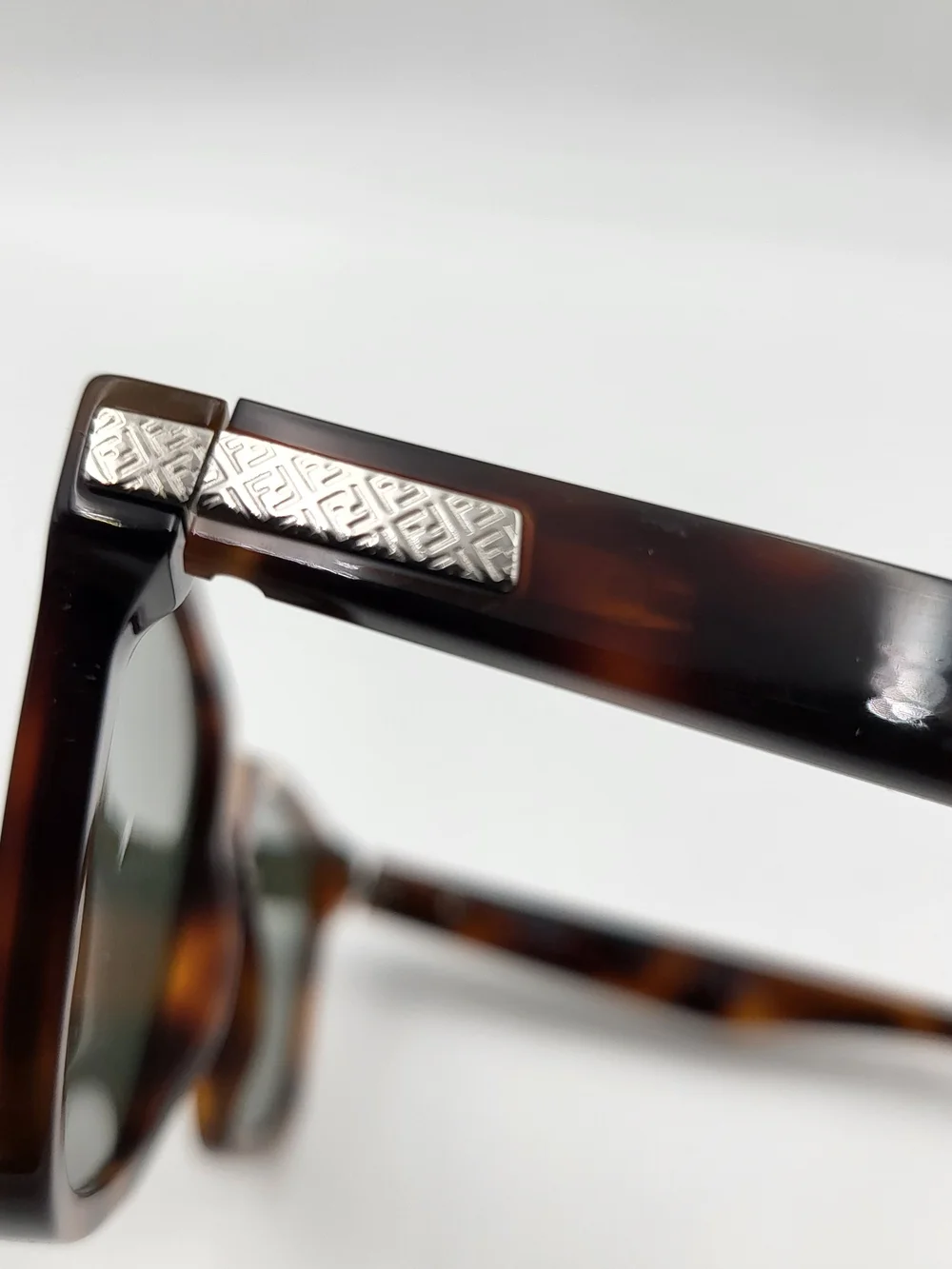 Fendi fe40093| sunglasses